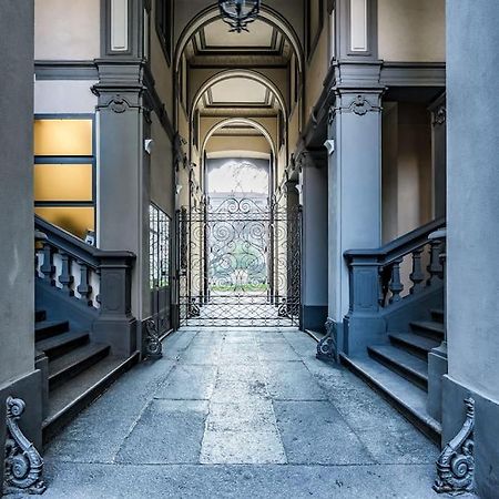 Ad Un Passo Dal Duomo Elegante Appartamento Wifi Milano Exterior foto