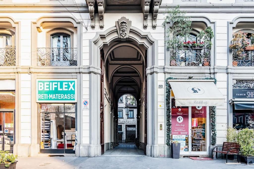 Ad Un Passo Dal Duomo Elegante Appartamento Wifi Milano Exterior foto